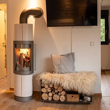 Birkenchalet, Idyllisch Am Waldrand Mit Sauna Und Kamin شاليه