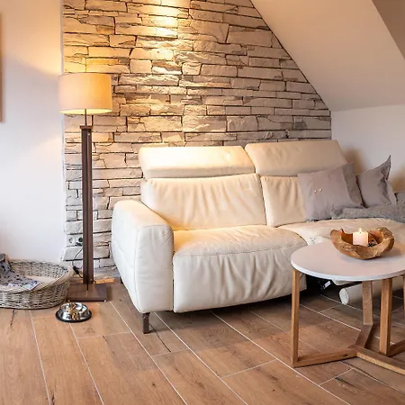 Birkenchalet, Idyllisch Am Waldrand Mit Sauna Und Kamin تسيلا-ميليس
